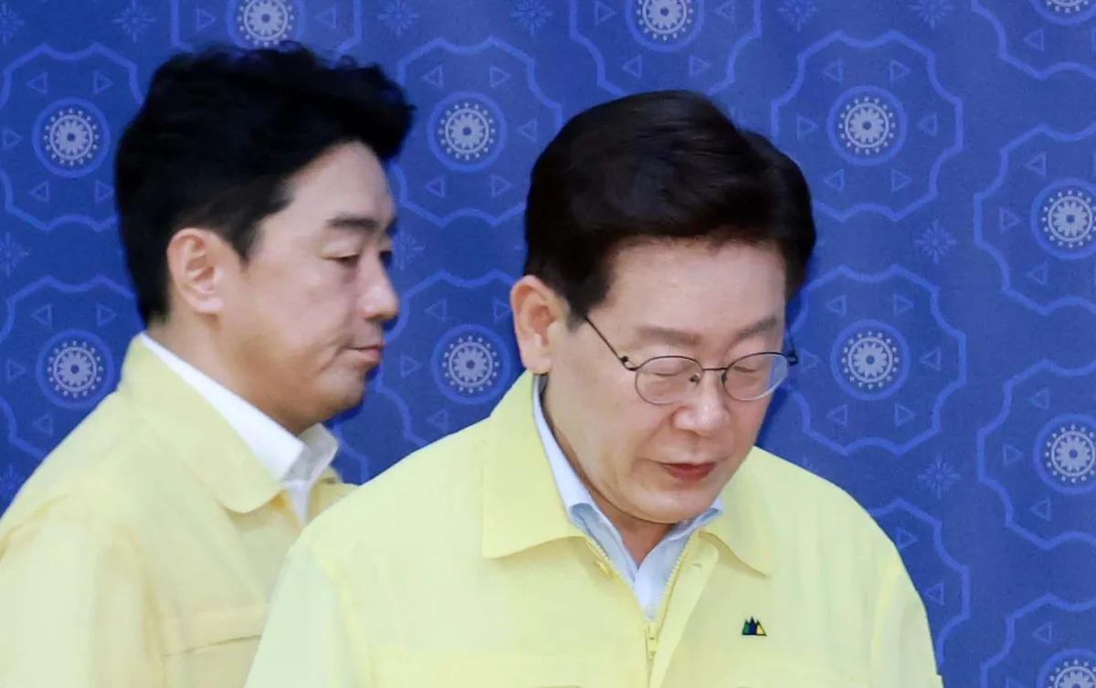 이 대통령 지지율 42%, 최저치 경신…부정평가 이유 1위 ‘부동산 정책’[한국갤럽]