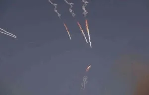 Arábia Saudita intercepta mísseis balísticos houthis, diz coalizão no Iêmen