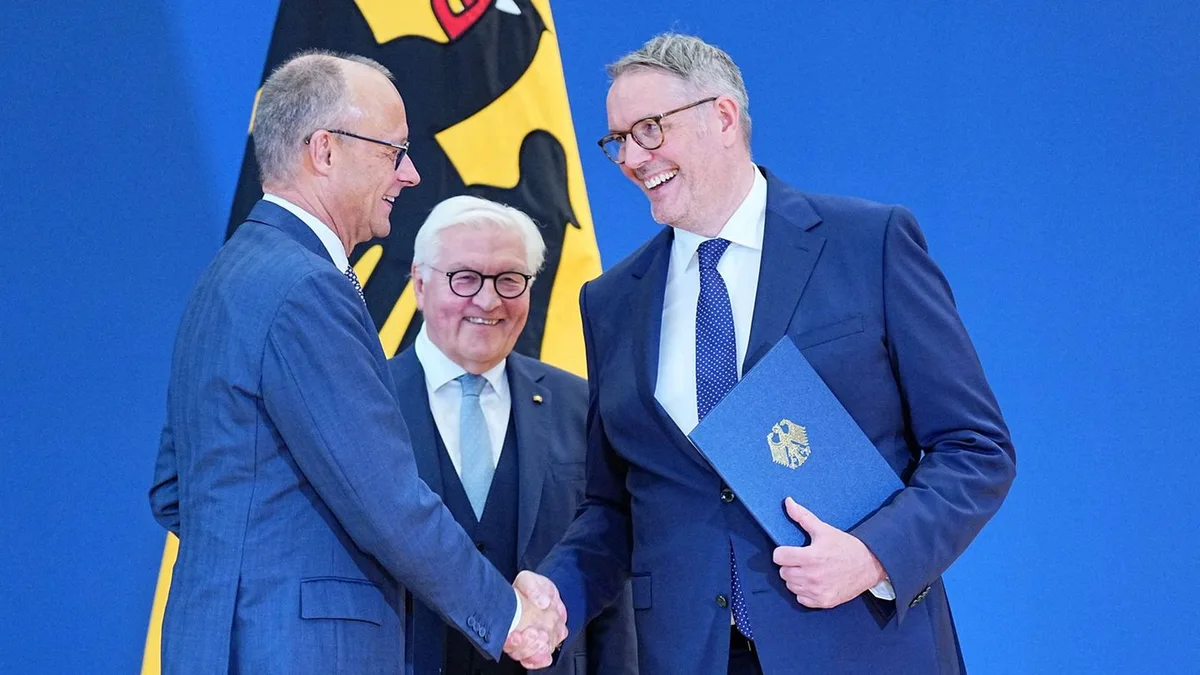 Bundesregierung: Steinmeier ernennt Schweitzer zum Arbeitsminister