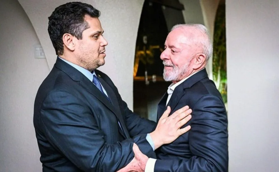 Alcolumbre fecha acordo com Lula e fim da escala 6×1 voltará a tramitar no Senado