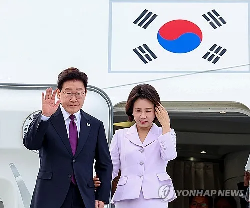 국민 51％ "李대통령 '연임 개헌' 논란, 해소 안 돼"[리얼미터]