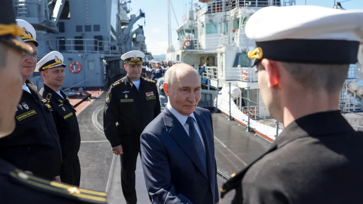 Vladimir Poutine en visite pour la première fois aux îles Kouriles, l'ambassadeur russe convoqué par Tokyo