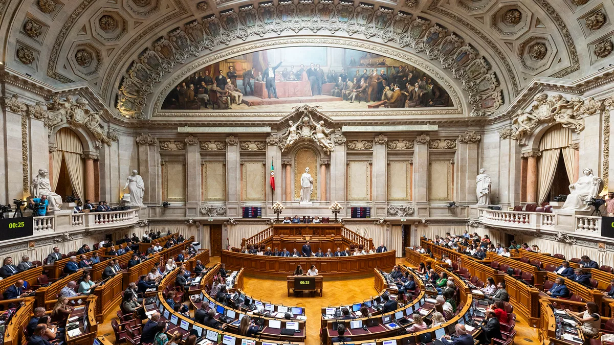 Processos contra a AIMA deixam de estar concentrados em Lisboa