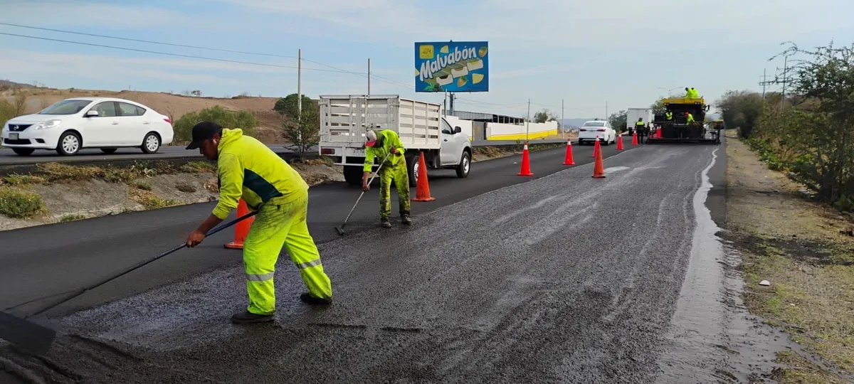 El programa MegaBachetón 2026 repara más de 45 mil baches, informa la SICT