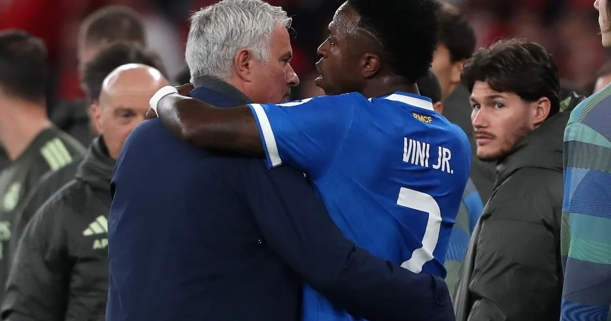 Mourinho explicó su postura entre Prestianni y Vinicius en la Champions League: “Ahora Vini sabe de qué lado estoy”