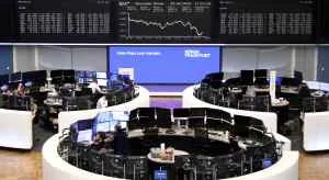Bolsas da Europa fecham sem direção única com Oriente Médio e ata do Fed no radar
