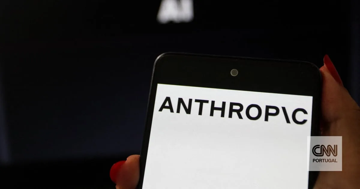 Depois dos investigadores, é o próprio CEO da Anthropic a pedir um abrandamento no desenvolvimento da IA e maior controlo