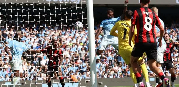 City vira nos acréscimos e vence o Bournemouth em estreia na Premier League