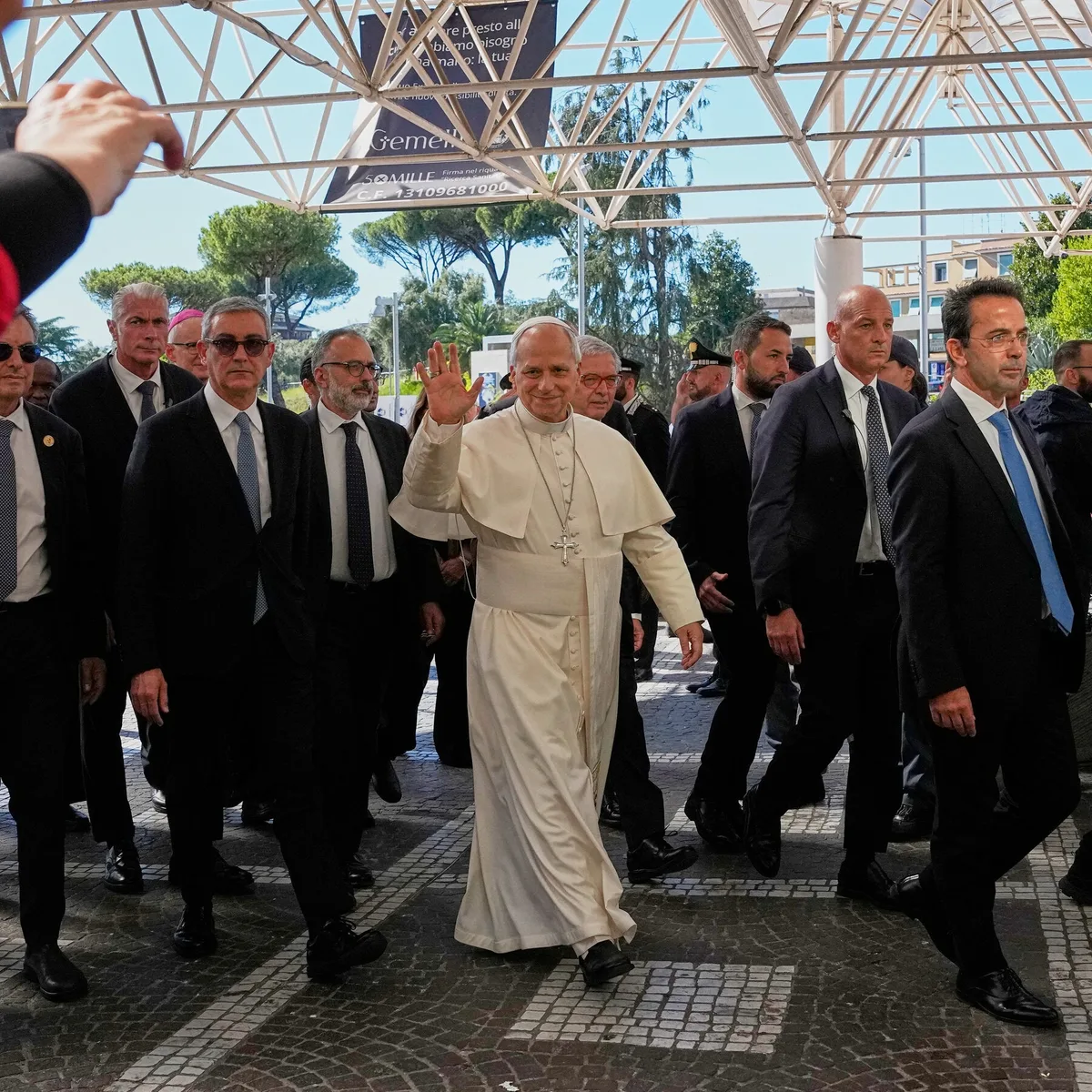 Pope Leo Has Lung Cancer, Vatican Says