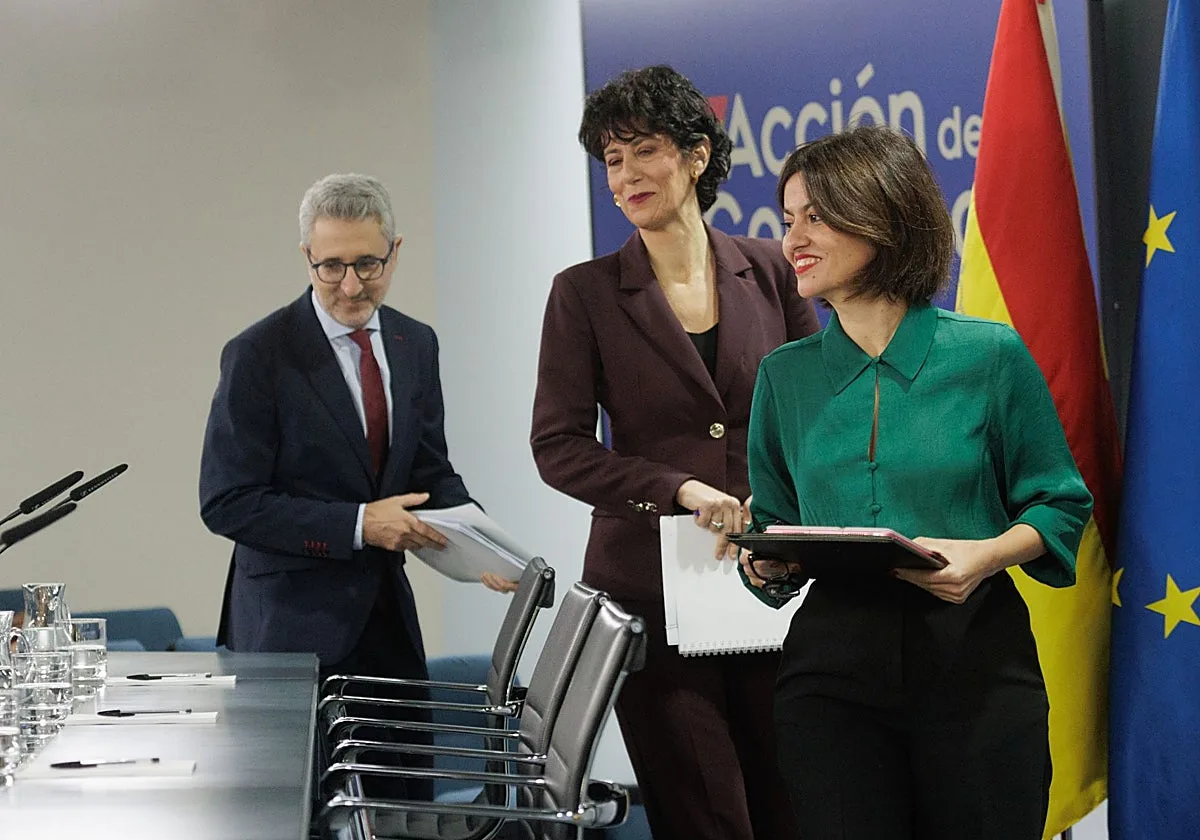 Moncloa eleva el choque con el Supremo y le acusa de alentar la tesis del pucherazo con la 'ley de nietos'