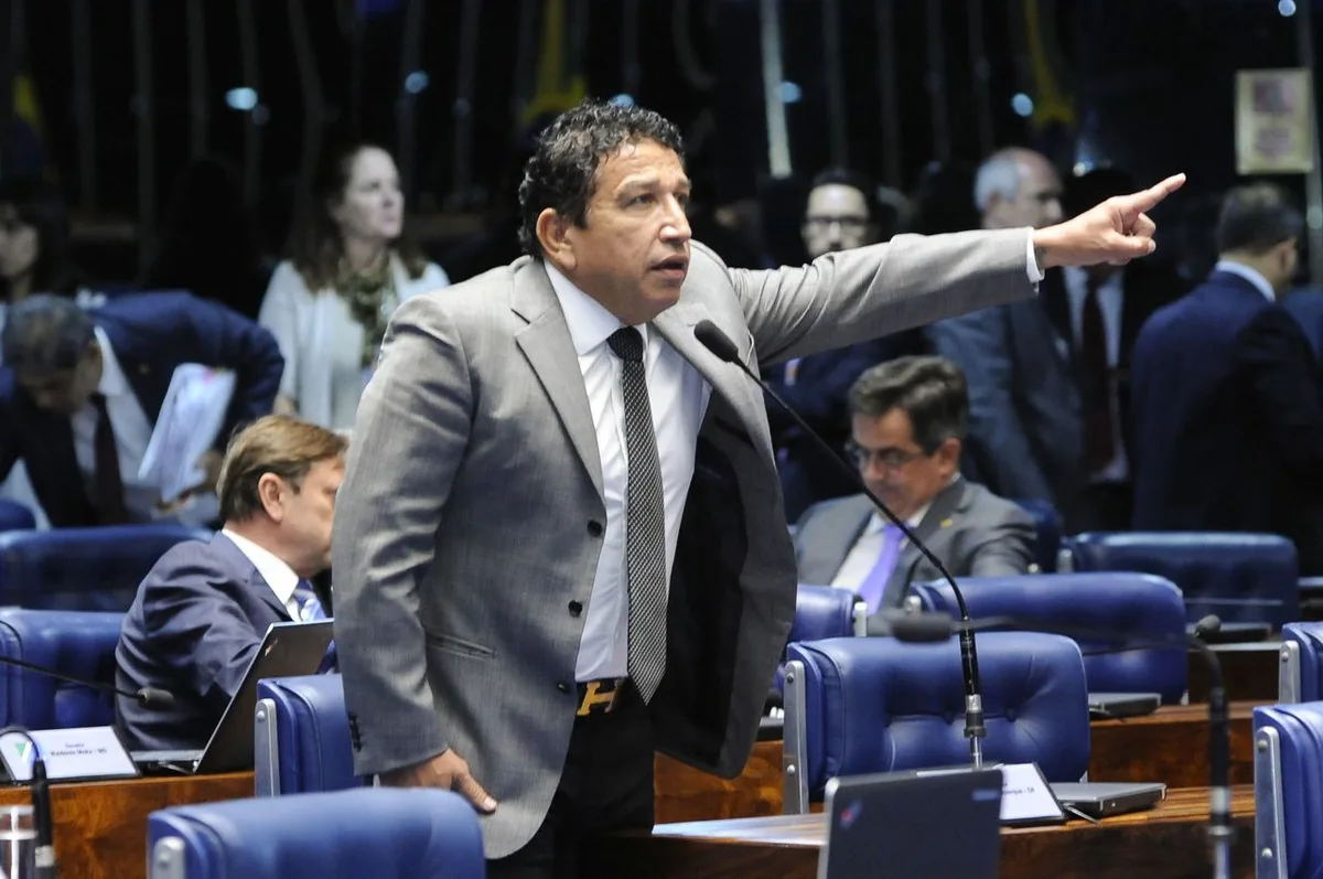 Evangélicos articulam queda de veto progressista de Lula sobre conselheiros tutelares