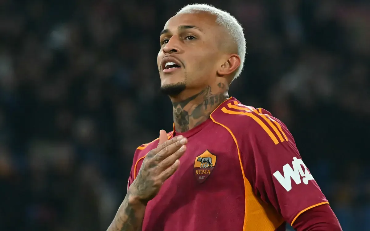Com assistência de Wesley, Roma goleia Lecce e assume a liderança do Italiano
