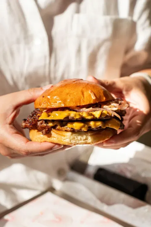 How to make a smash burger at home with a crispy crust