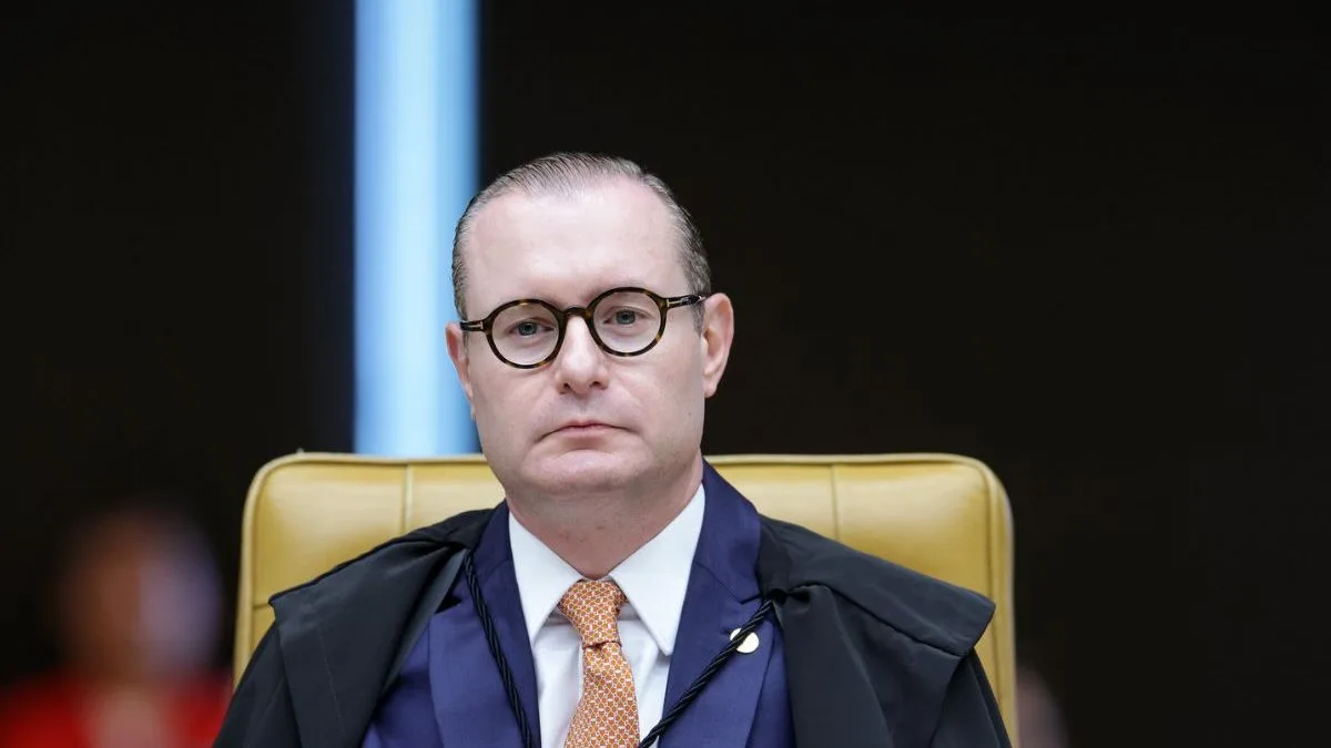 Zanin manda PF entregar dados do celular de Vorcaro ao STF 48 horas antes de julgamento sobre relacionamento com Moraes