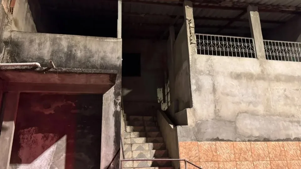 Homem é morto a tiros dentro de casa abandonada na Zona Leste de Manaus