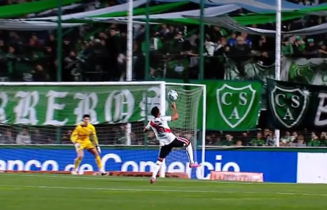 Montiel había marcado el empate ante Sarmiento pero el árbitro lo anuló por una mano de Vera