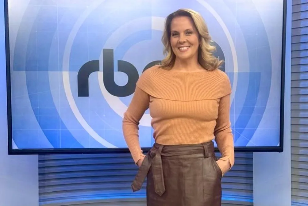 Apresentadora da Globo anuncia morte da irmã gêmea duas semanas antes de aniversário