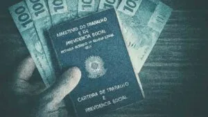 Fim da escala 6×1 vira vitrine política no momento em que o PIB aponta tombo