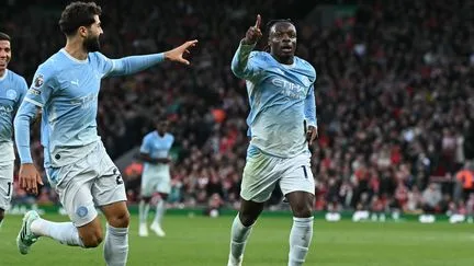 Manchester City corrige Liverpool à Anfield à trois jours de défier le PSG en Ligue des champions