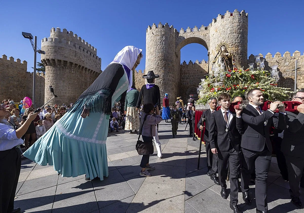 Ávila honra a su patrona en las fiestas de Santa Teresa