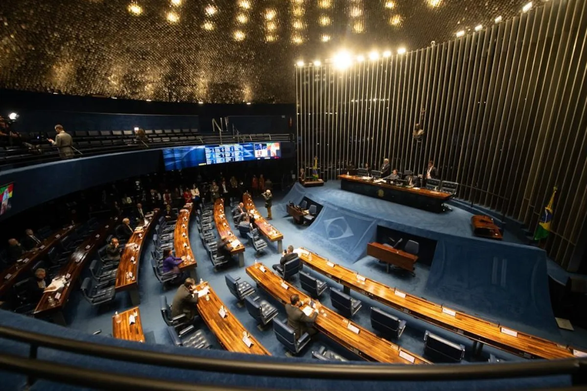 Senado aprova PLP dos Combustíveis com pacote de benefícios fiscais
