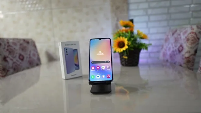 E a One UI 9? Samsung atualiza Galaxy A34 com o pacote de segurança de outubro
