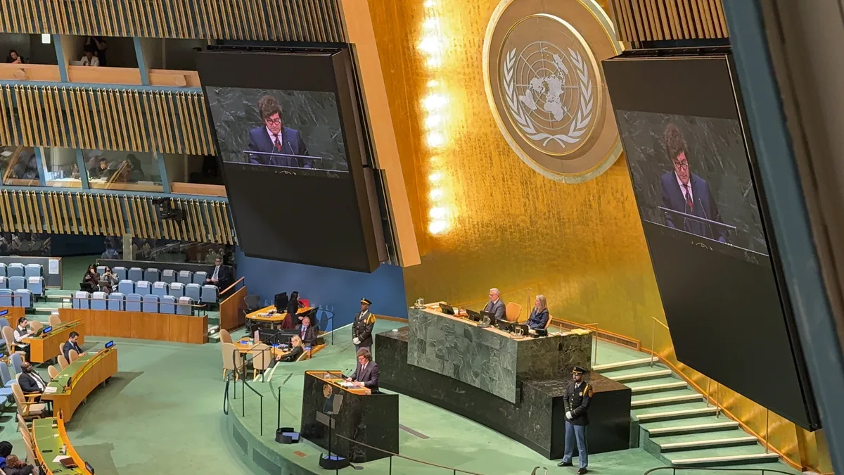 La corbata de Adam Smith, la crítica a la ONU por Malvinas y quién estaba en la primera fila: así fue el discurso de Milei