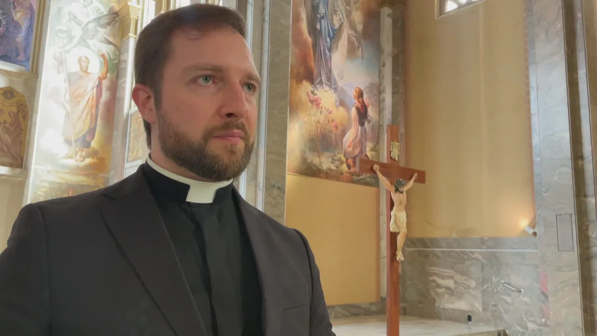 Primeiro padre exorcista da Serra do RS assume função e já tem fila de espera para atendimentos; como funciona ritual cercado de mitos
