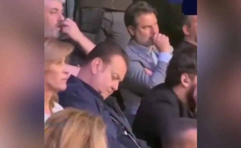 Vice de Caiado, Gilberto Kassab, é flagrado dormindo durante debate presidencial; veja vídeo!