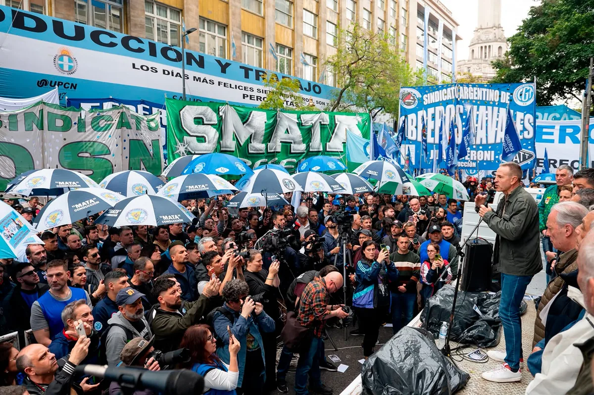 A la espera del quinto paro general, la CGT acumula protestas de baja densidad y el ala dura sindical se repliega