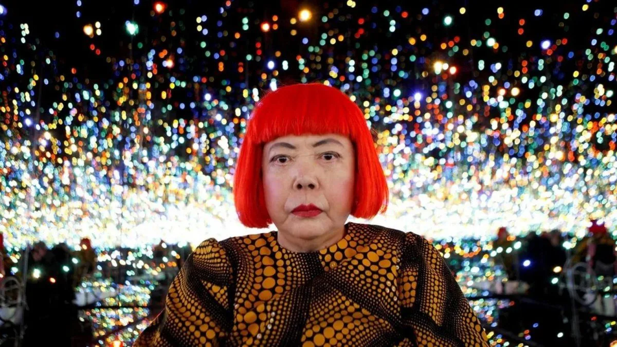 Murió Yayoi Kusama, la artista japonesa que convirtió los lunares en arte y creó las salas del infinito