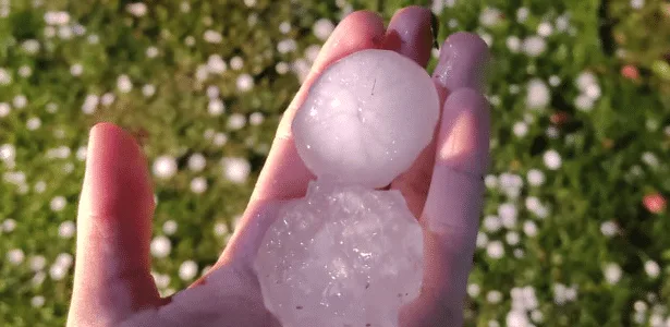 Fim da semana tem alerta de granizo e raios no Sul e tempestades no Sudeste