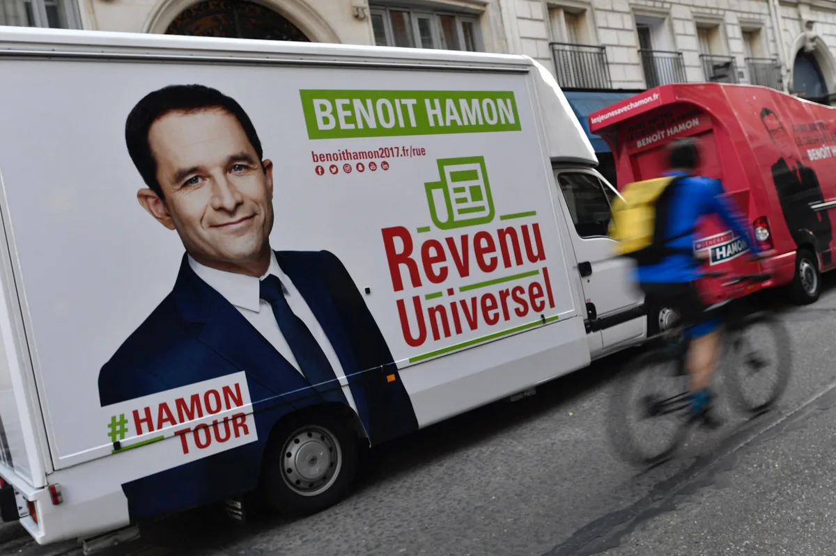 Face à l'intelligence artificielle, l'idée d'un revenu universel refait surface...grâce aux ultralibéraux américains
