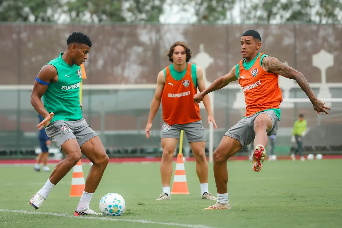 Fluminense faz primeiro treino com Marcão efetivado e completa elenco com jogadores do sub-20