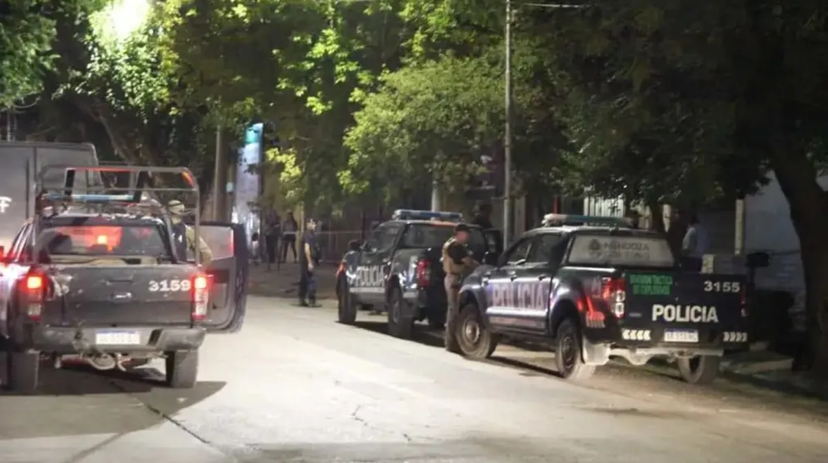 Horror en Mendoza: tres hombres atacaron a tiros una casa y mataron a un nene de 7 años