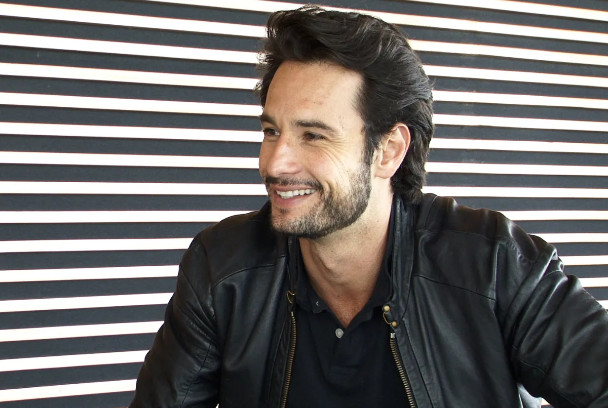 Rodrigo Santoro não é reconhecido nos EUA e dá resposta inesperada