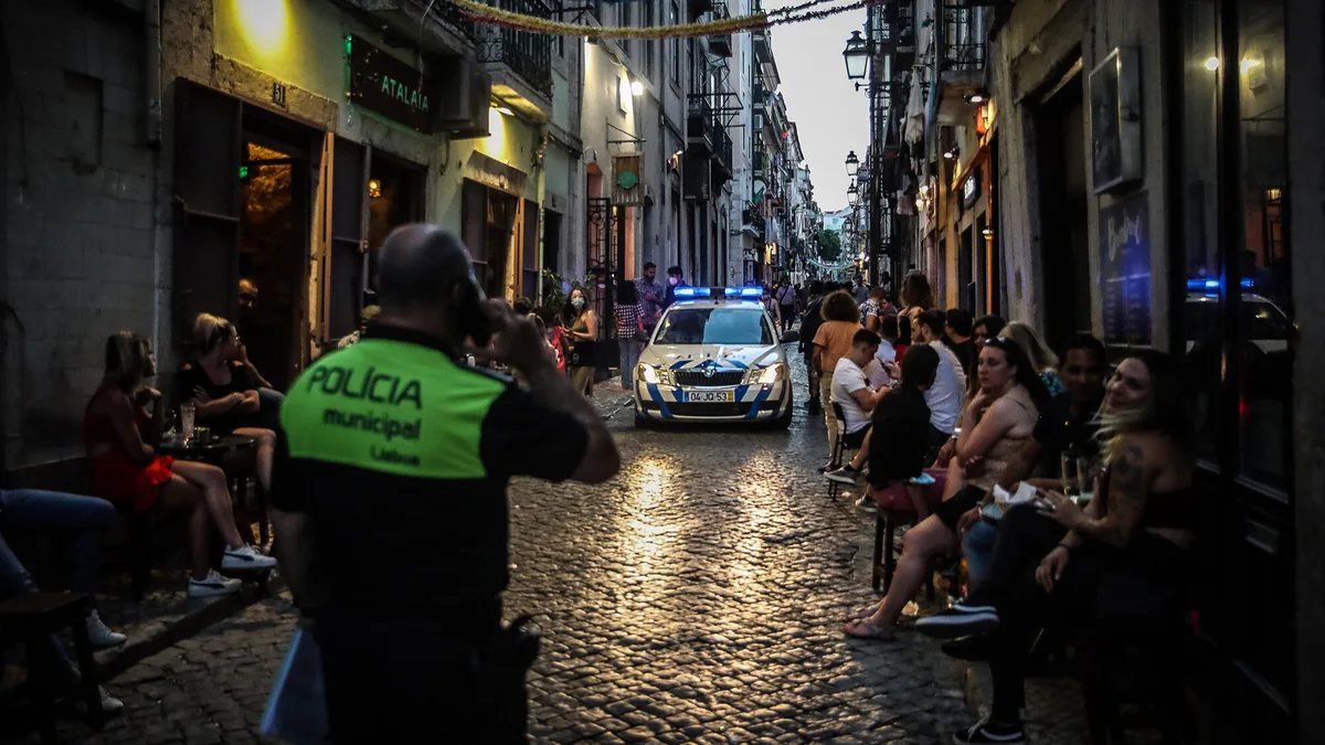Governo autoriza renovação da videovigilância no Bairro Alto em Lisboa