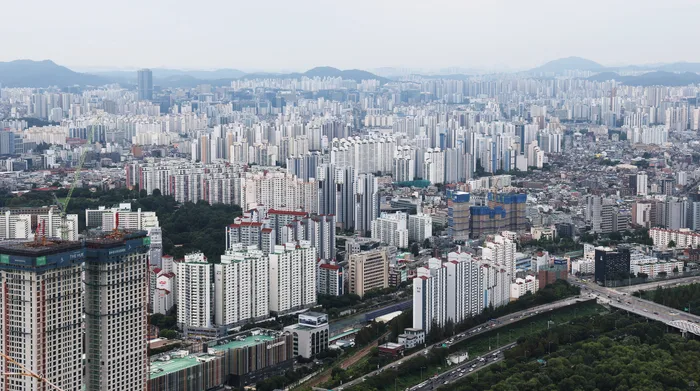 “대출 힘들면, 대통령처럼”…'집주인 대출' 매물 두달새 17배 늘었다