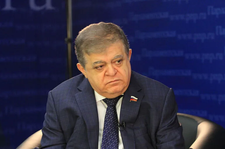 Сенатор Джабаров: Европа может отказаться от поддержки Киева вслед за США