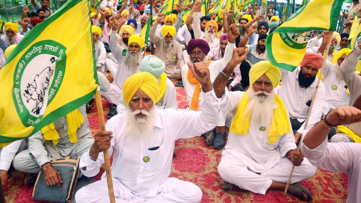 Farmers start dharna outside Punjab Minister’s office in Hoshiarpur