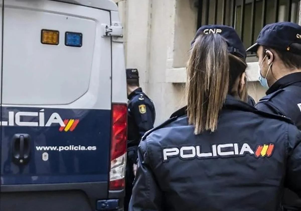 Cuánto dinero cobra un Policía Nacional en España en 2026: sueldo según categoría y complementos