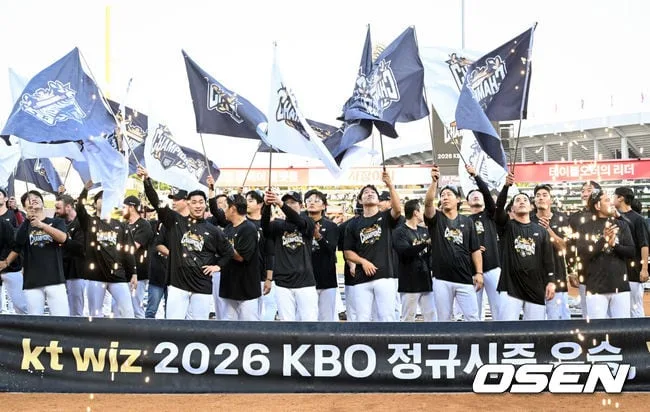 [공식발표] ‘5년 만에 KS행’ KT 통합우승 로드맵 떴다! 15일부터 훈련 돌입→상무+U-23 국대와 연습경기 "빠른 공 많이 봐라"