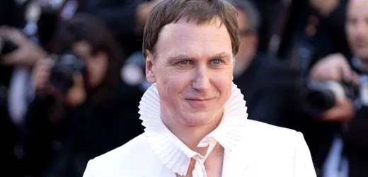 Dreh als Comic-Bösewicht – Lars Eidinger hat sich in Hollywood verliebt ❤️