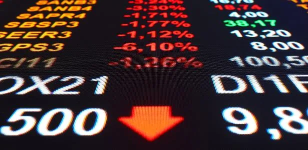 Mercado reabre com dólar no maior nível em 5 meses e 9 quedas do Ibovespa