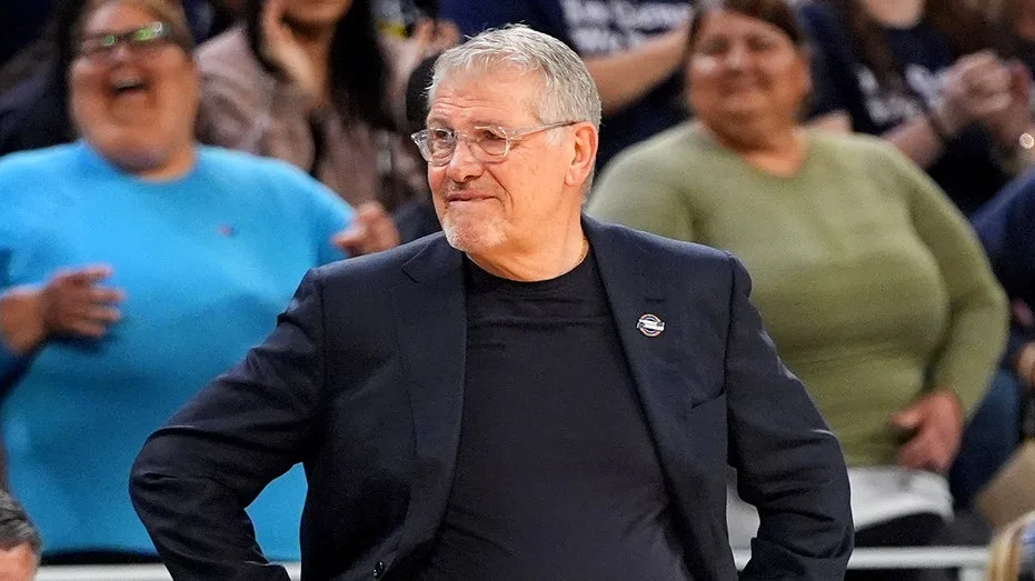 Geno Auriemma questions why WNBA transgender athlete debate is 'an issue' when it 'doesn't exist'