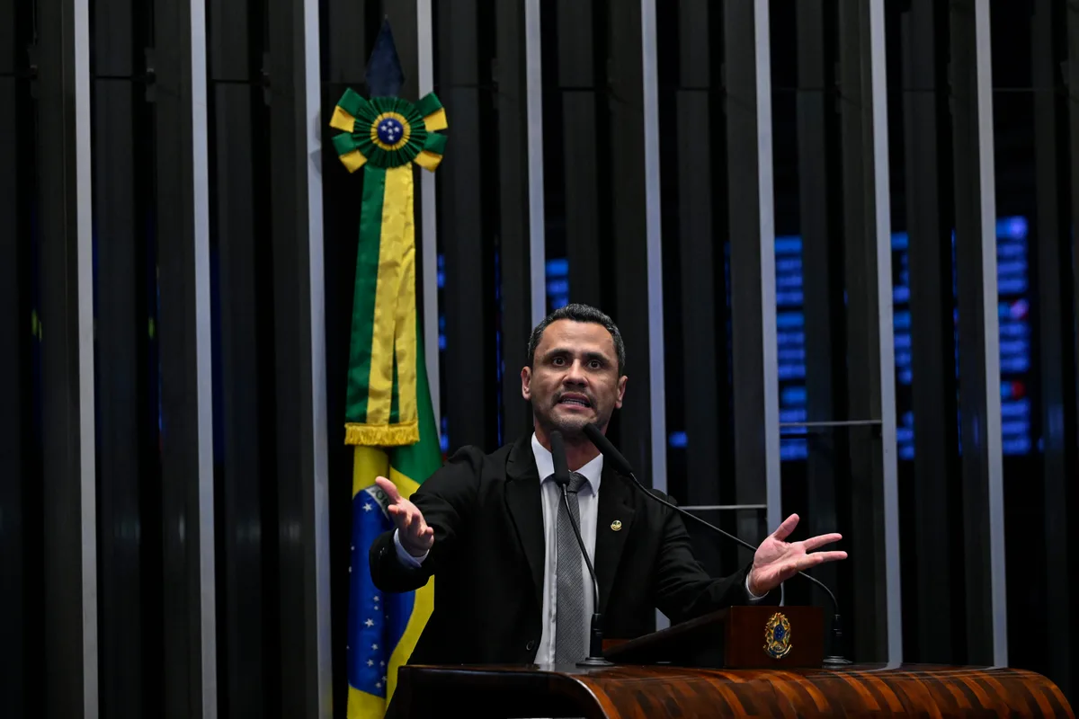 Fim de temporada: Republicanos registra candidatura de Cleitinho