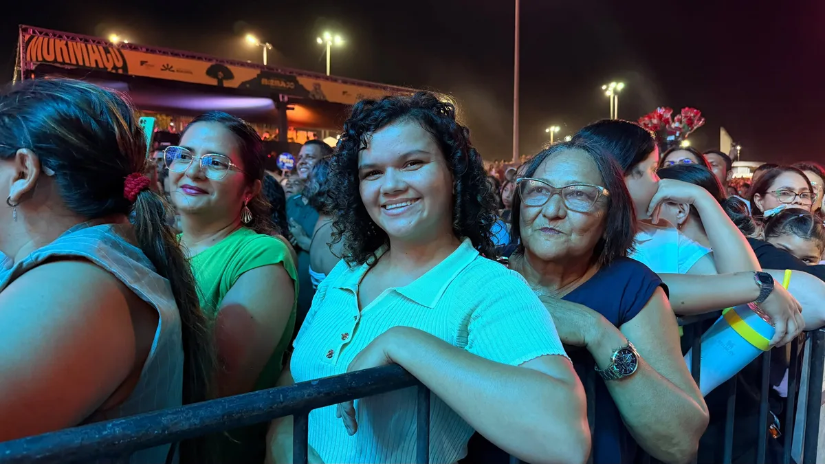 Fã viaja sozinha para assistir show do ídolo Amado Batista