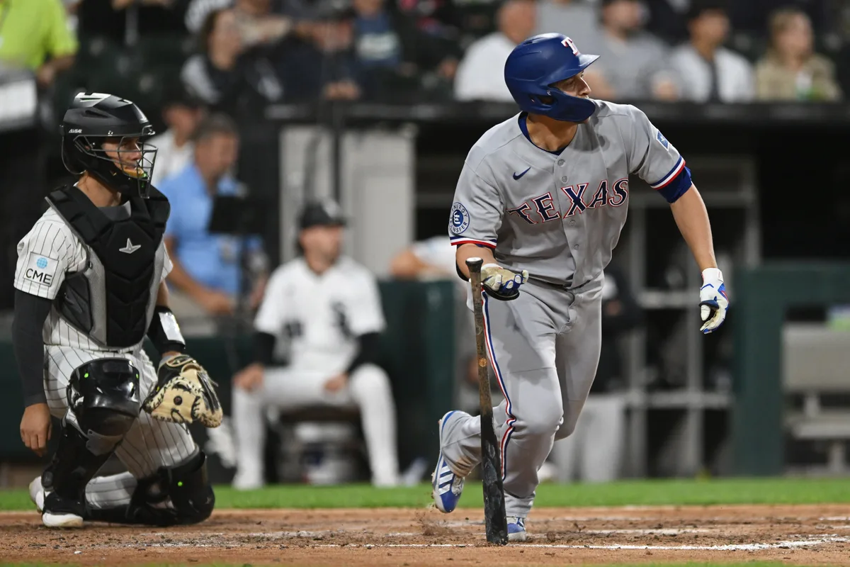 Seager sparks offence as Rangers rout White Sox to grab AL West lead