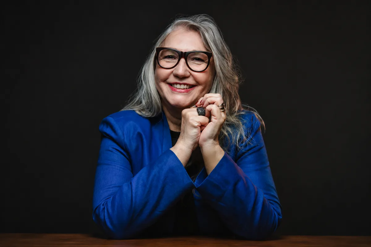 Oficina com atriz Gláucia Vandeveld leva técnicas de criação teatral a estudantes e educadores em Boa Vista