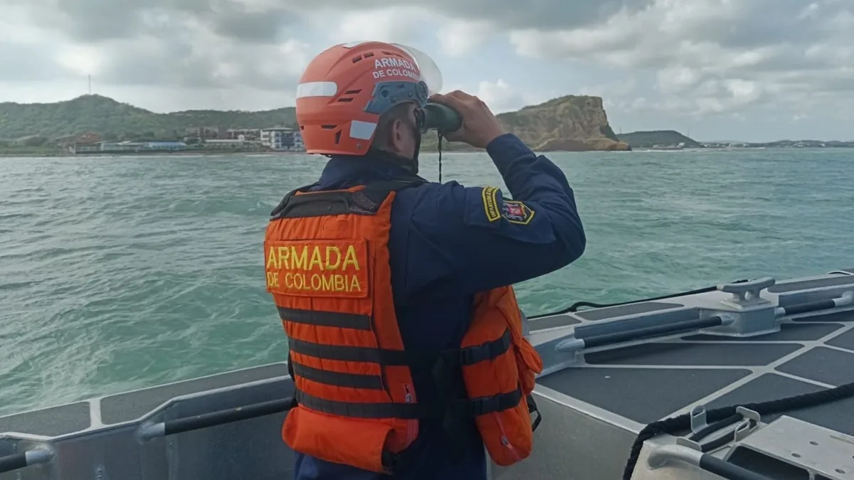 Adulto mayor continúa desaparecido tras haberse caído mientras paseaba en un jet ski en el Atlántico: Armada sigue la exhaustiva búsqueda